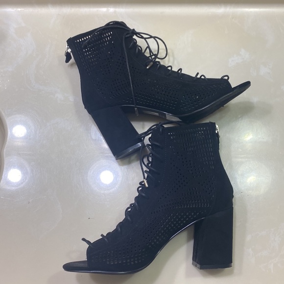 Women’s Open Toe Booties Size 7 1/2 - Picture 1 of 3